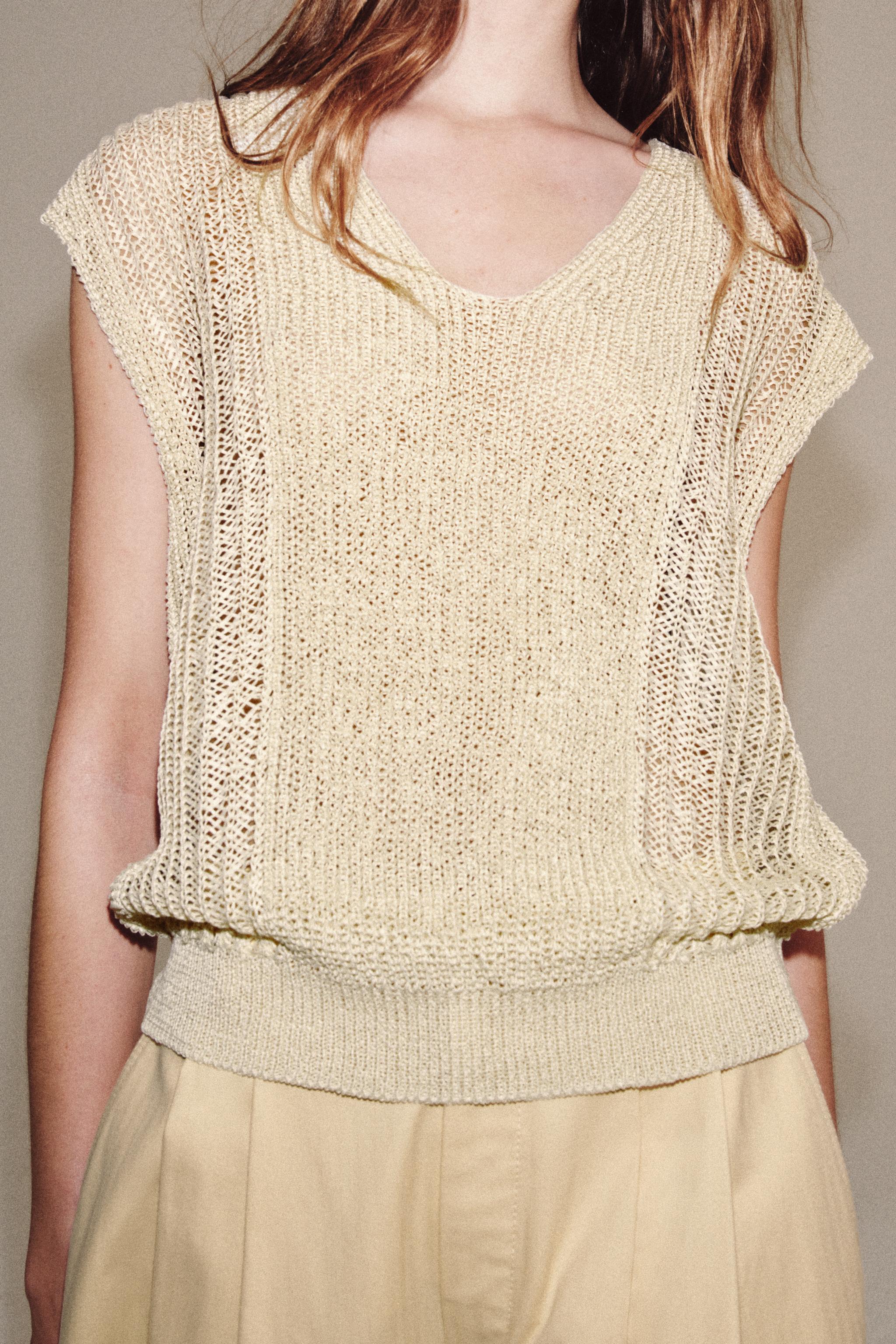 KNIT V-NECK VEST TOP